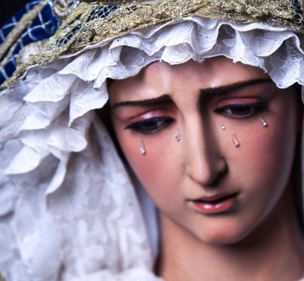 La Hiniesta. Besamanos en honor de María Santísima de la Hiniesta Dolorosa